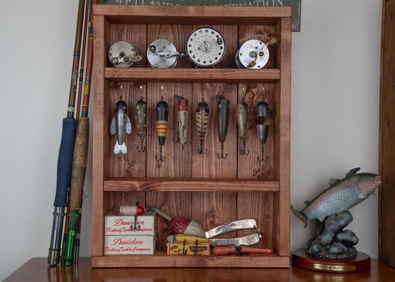 13 Key Features Defining Michigan Lakefront Cottages - Decor Hint Vintage Fishing Gear as Decoration