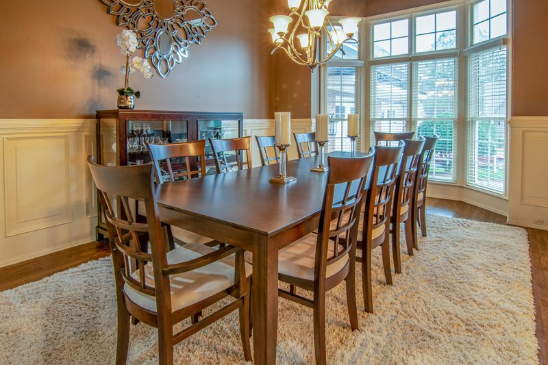 14 Classic Home Features Making Their Way Back - Decor Hint Vintage Light Fixtures