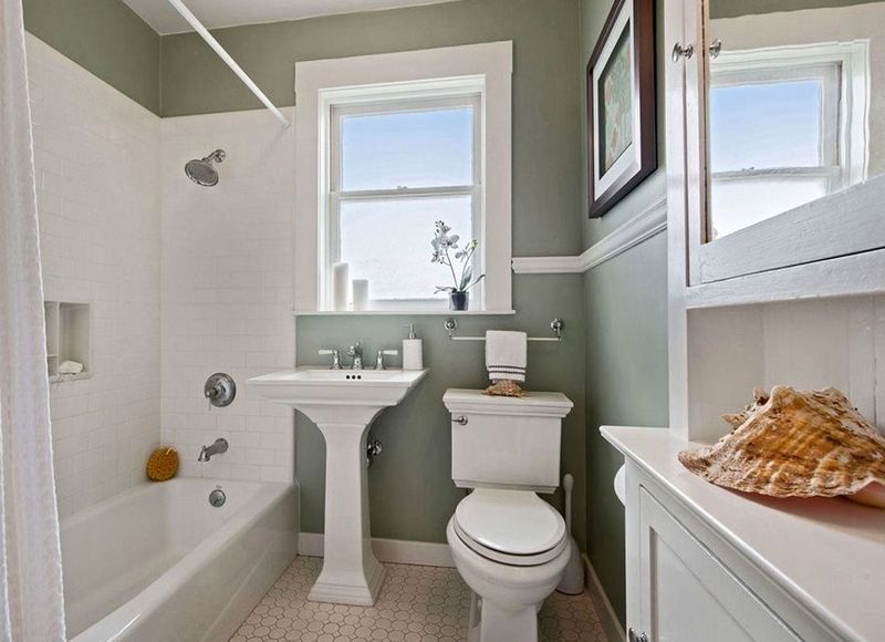 Pedestal Sinks Make a Stylish Statement