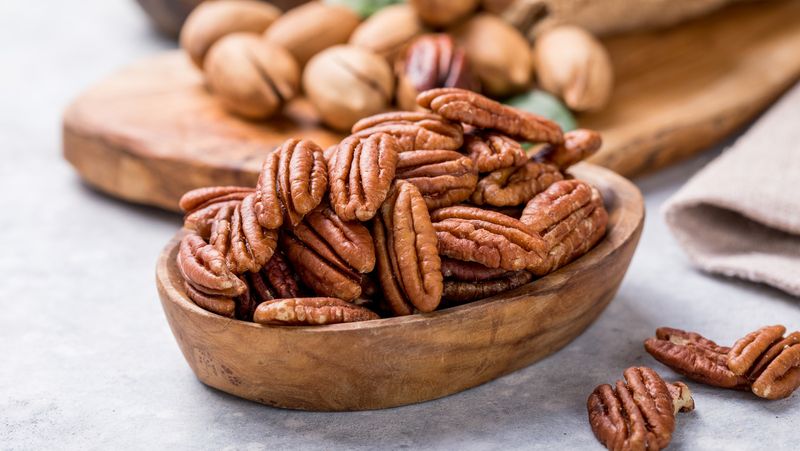 16 Alabama Kitchen Ideas That Taste Like Home - Decor Hint Pecan Harvesting Station