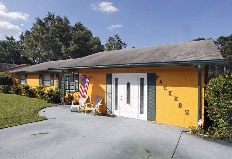 Packers-Colored Exteriors