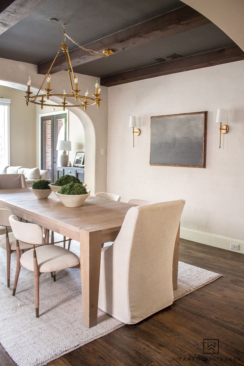 6 Georgia Dining Rooms That Miss The Mark & 6 That Feel Timeless - Decor Hint Kitchen-Adjacent Gathering Spots