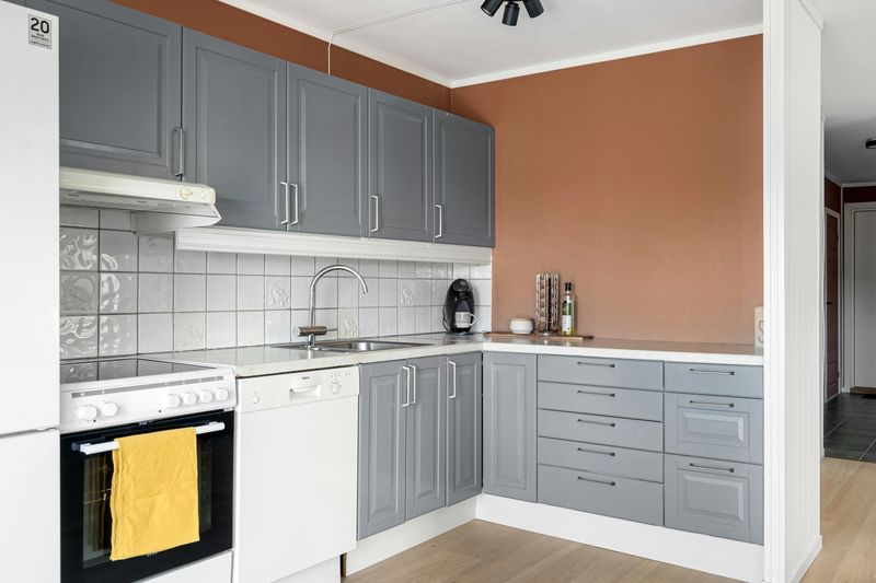 9 Ways You Can Maximize Small Kitchen Space - Decor Hint Add A Slimline Dishwasher
