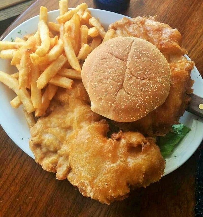 13 Iowa Restaurants Serving The Best Tenderloin Sandwiches - Decor Hint Breitbach's Country Dining (Balltown)
