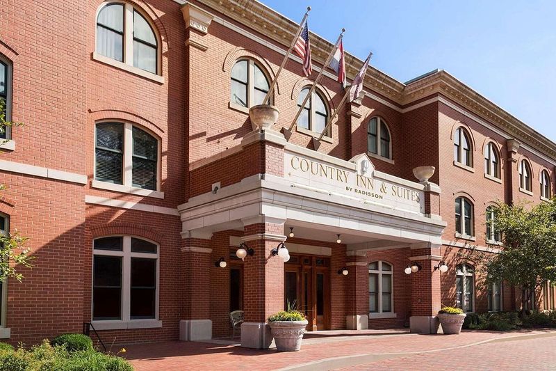 6 Missouri Buffets Locals Rave About & 6 They Warn You To Skip - Decor Hint Landmark Buffet – St. Charles' Casino Culinary Wonderland