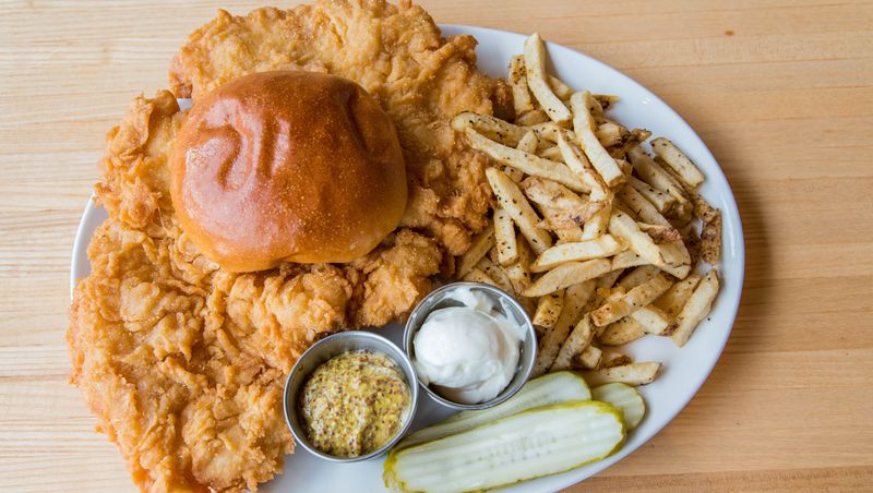8 Indiana Pork Tenderloin Sandwiches Bigger Than The Bun - Decor Hint Billy O'Neal's Pub's Legendary Lunch Behemoth