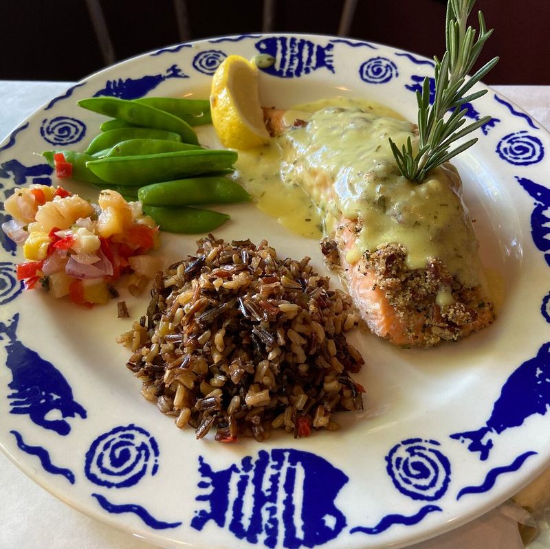 10 Wisconsin Supper Clubs That Take You Back In Time - Decor Hint The Pinewood Supper Club (Mosinee)