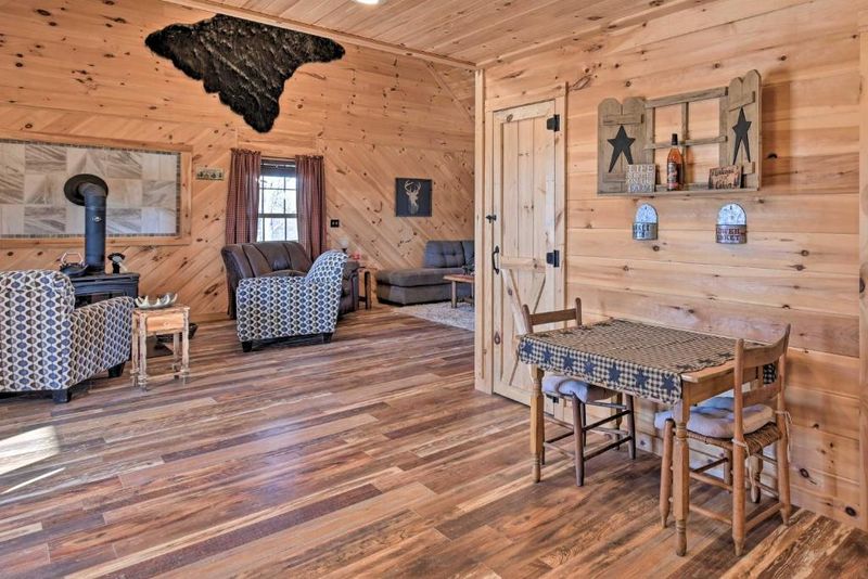 10 Kentucky Rustic Cabins Locals Adore For Their Unique Charm - Decor Hint Quiet and Secluded Berea Cabin