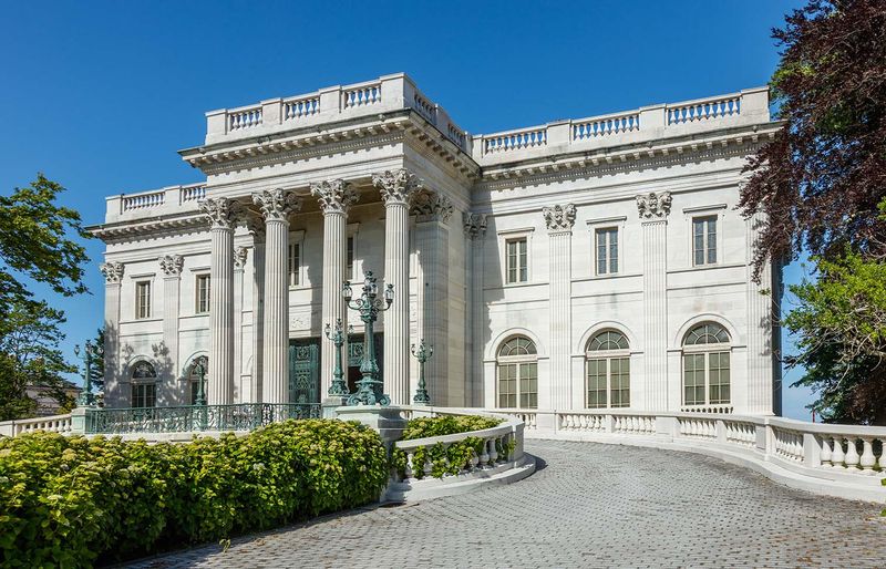 14 Historic Mansions To Tour In Rhode Island This Fall - Decor Hint Marble House