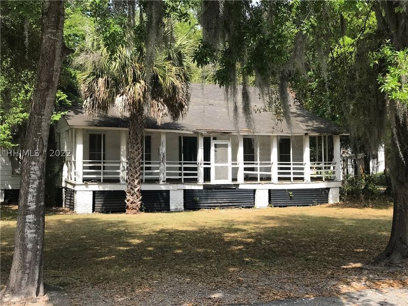 11 South Carolina Cottages That Capture Timeless Southern Charm - Decor Hint Allen-Lockwood House, Bluffton
