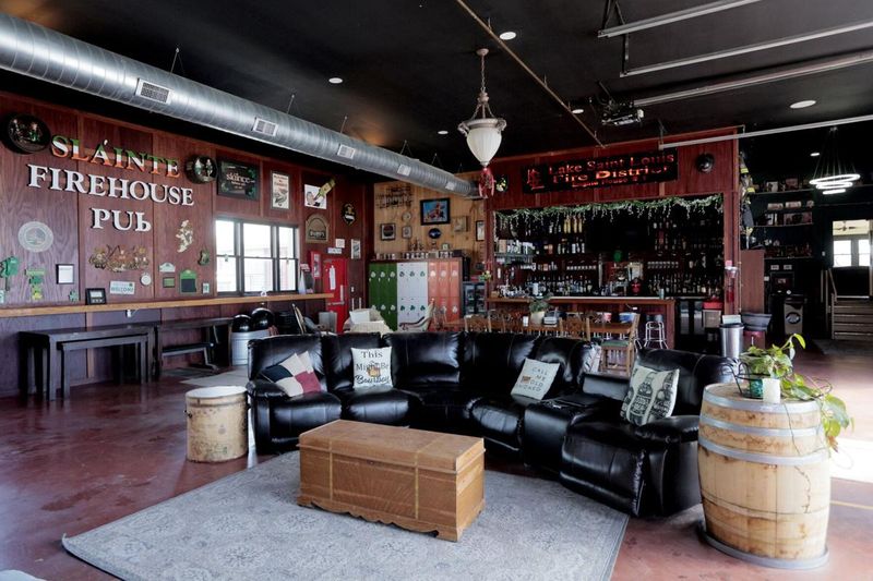 14 Missouri Mom-And-Pop Cafes With Cozy Charm - Decor Hint The Local Café – St. Louis