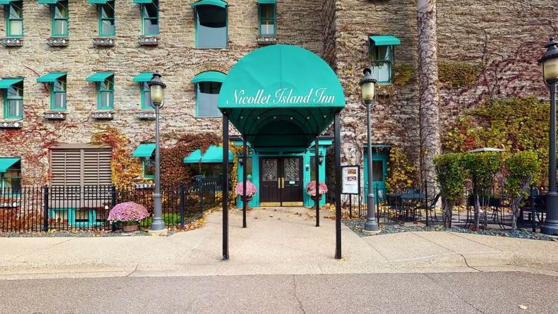 10 Minnesota Hotdish Cafes Warm Enough For Winter Nights - Decor Hint Nicollet Island Inn – Minneapolis