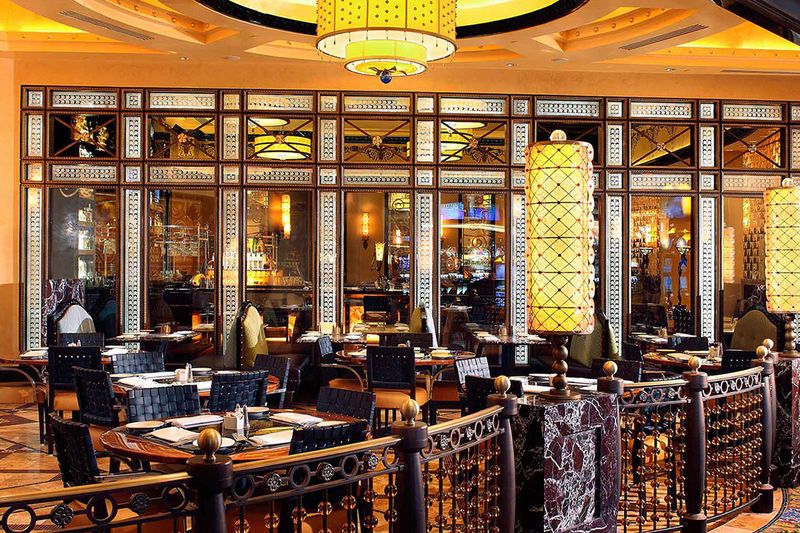 Grand Lux Café 