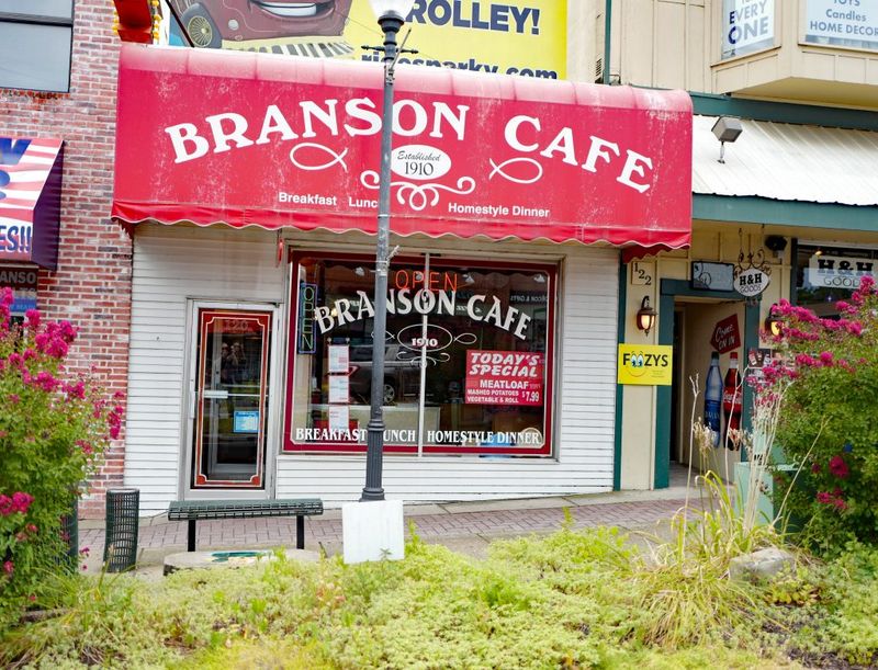 14 Missouri Mom-And-Pop Cafes With Cozy Charm - Decor Hint Branson Café – Branson
