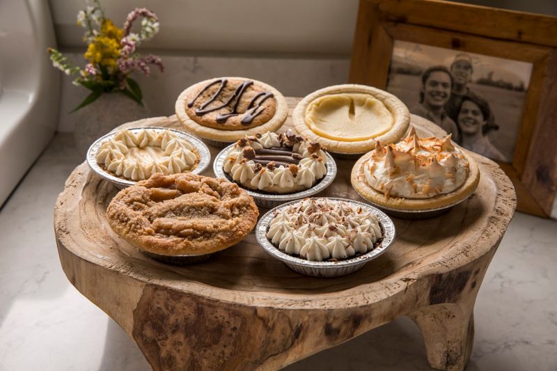11 Tennessee Dining Nooks Perfect For Pie And Coffee - Decor Hint The Buttermilk Sky Pie Shop (Knoxville)