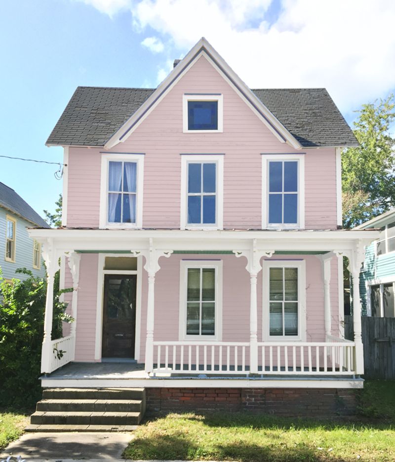 7 Louisiana Creole Porches With Storybook Railings - Decor Hint The Pastel Dream House