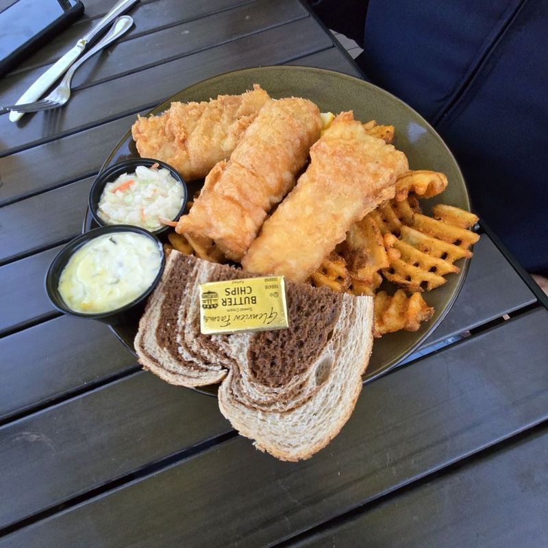 12 Wisconsin Tavern Fish Fries That Feel Like Friday - Decor Hint The Waterfront – Oshkosh, WI
