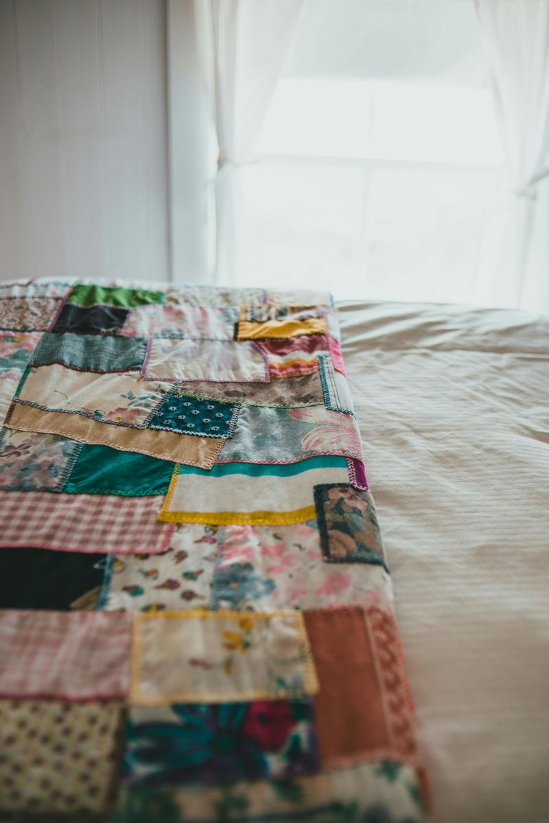 Millennials Would Pay Big for These 14 Nostalgic Items Their Parents Tossed - Decor Hint Antique Quilts And Patchwork Throws