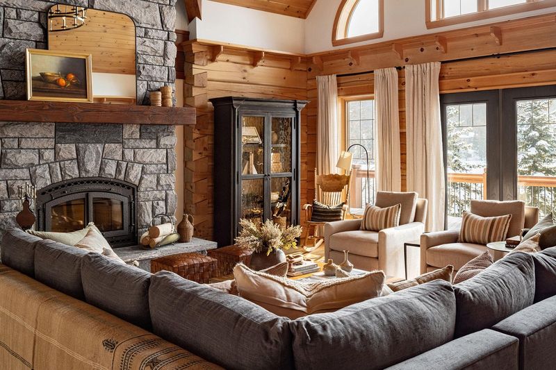 9 Minnesota Cabin Living Rooms Built For Snowy Nights - Decor Hint Lakeside Lounges