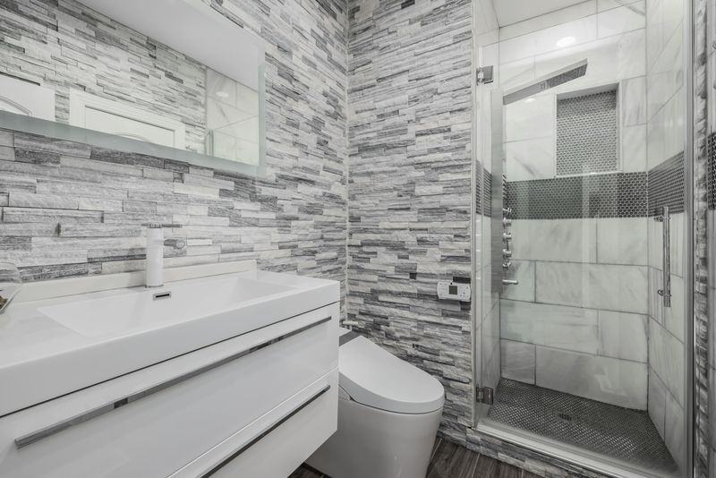8 Bathroom Details Guests Often Notice Without You Knowing - Decor Hint Grout Lines That Tell Time