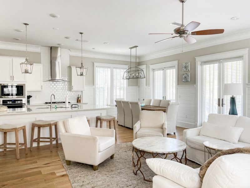 22 Florida Home Design Trends That Are Mega-Popular For Weird Reasons - Decor Hint Ceiling Fans in Every Single Room