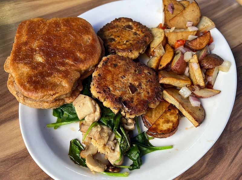 11 Ohio Mom-And-Pop Cafes Worth The Drive - Decor Hint Sunrise Cafe - Yellow Springs