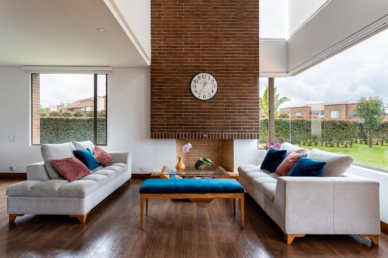 10 Visual Tips That Help Small Living Rooms Appear More Spacious - Decor Hint Float Furniture Away From Walls