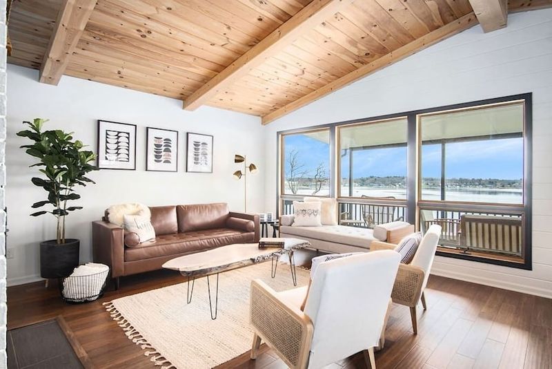 8 Michigan Lake Houses Where The Décor Matches The Breathtaking Views - Decor Hint Lake Michigan's Scandinavian-Inspired Haven