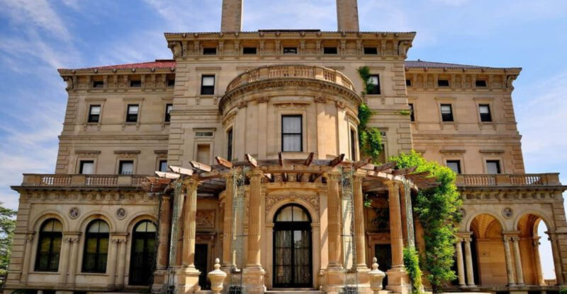Tour The Breakers Mansion In Newport Rhode Island