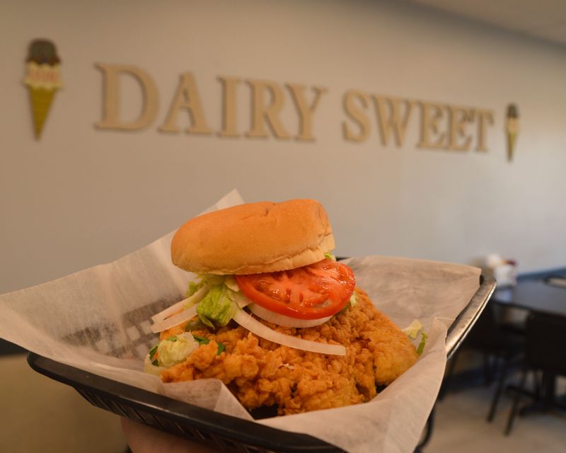 13 Iowa Restaurants Serving The Best Tenderloin Sandwiches - Decor Hint Dairy Sweet (Dunlap)