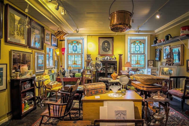 The People's Store Antiques & Design Center – Lambertville, NJ