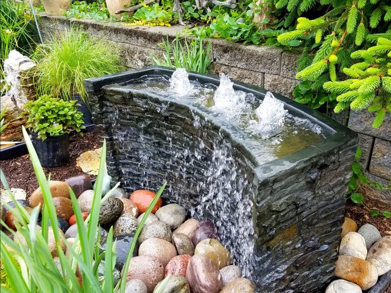 8 Florida Outdoor Spaces That Stay Refreshing In Heat - Decor Hint Water Features