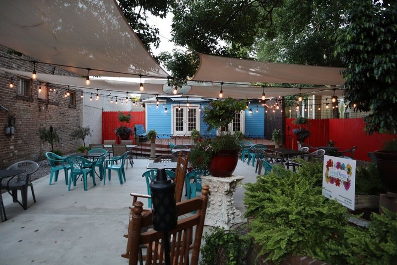 11 Local-Approved Alabama Patios Perfect For Any Occasion - Decor Hint Mobile's Historic District Courtyard