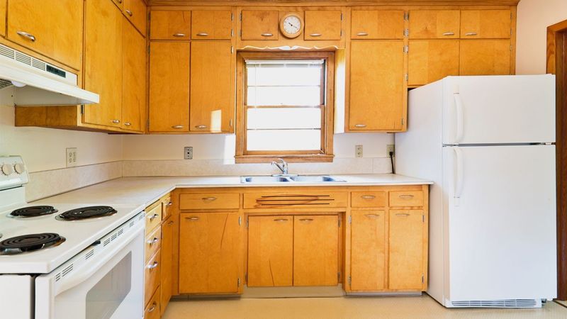 Oak Cabinet Kitchens Decreasing Home Values