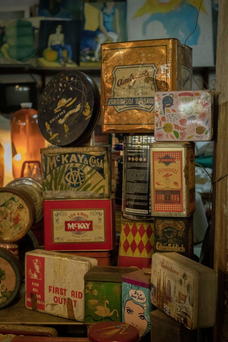 10 Vintage Kitchen Finds That May Be Valuable - Decor Hint Rare Spice Tins And Containers