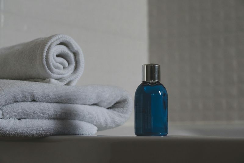 Simple Updates That Can Add Style To A Bathroom Makeover - Decor Hint Luxurious Textiles