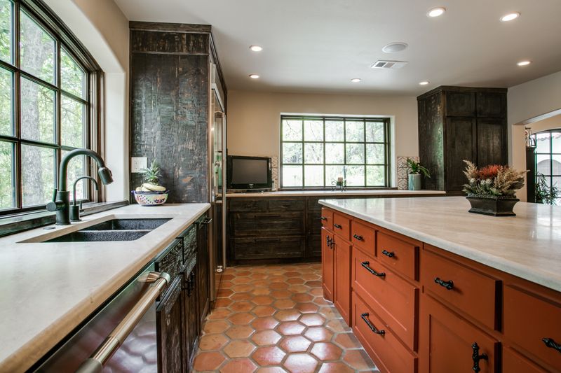 12 Colorado Kitchens Where Rustic Meets Timeless Elegance - Decor Hint Wine Country Inspiration in Palisade