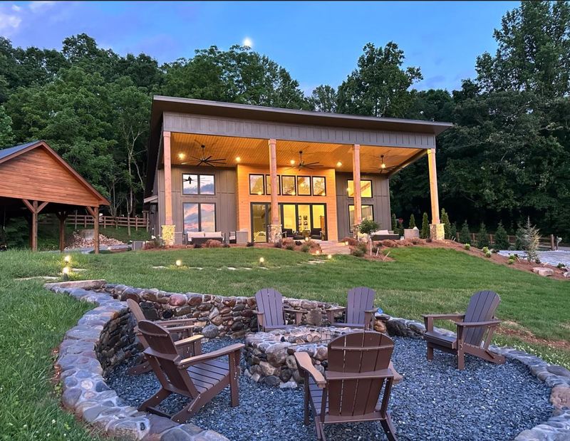 10 Georgia Garden Layouts That Feel Like Outdoor Living Rooms - Decor Hint Converted Barn Entertainment Zone