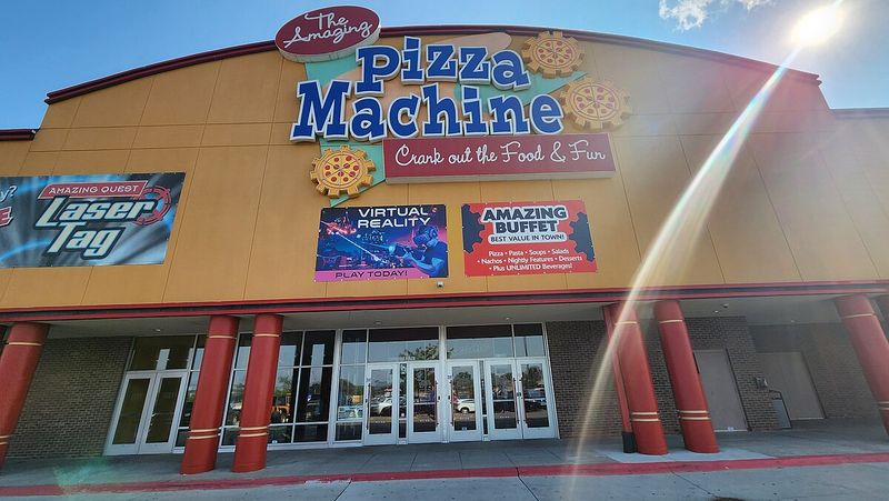 7 Nebraska Pizza Buffets Known For Local Favorites - Decor Hint Amazing Pizza Machine (Omaha)