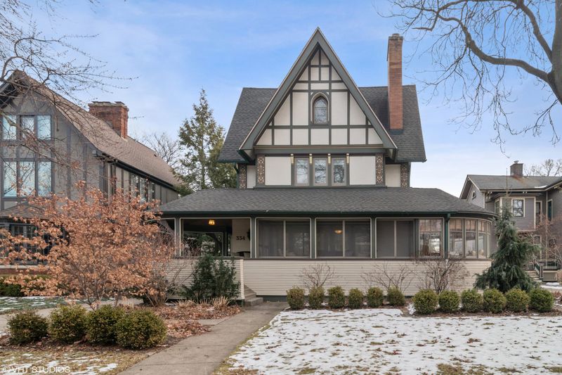 Prairie-Style Elegance in Oak Park