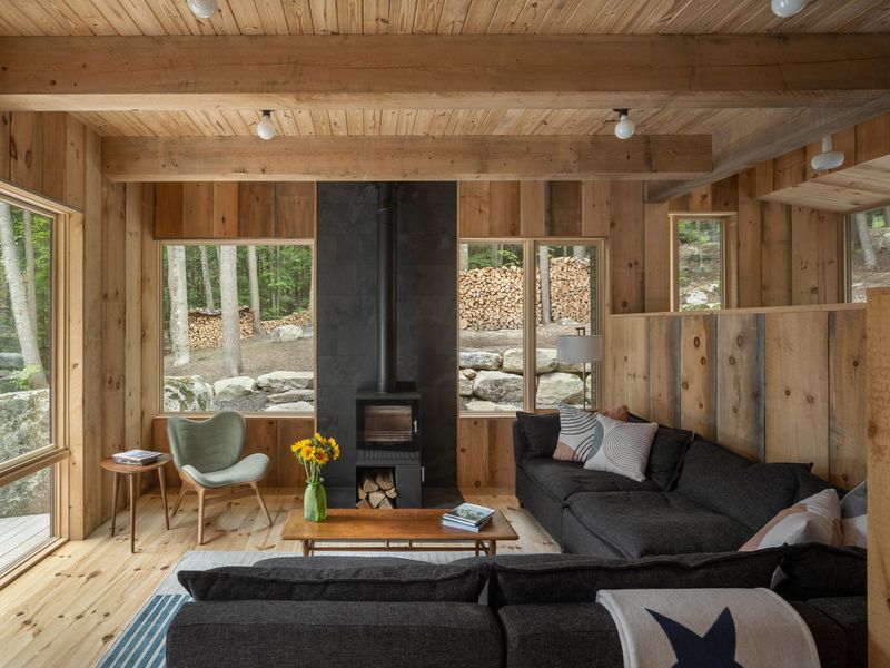 9 Maine Cabins With Decor That Never Goes Out Of Style - Decor Hint Minimalist Forest Haven