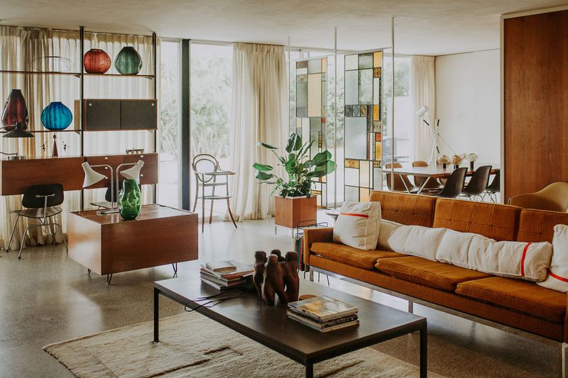 5 Tampa, Florida Antiques To Hold Onto And 5 To Sell Off - Decor Hint Mid-Century Florida Modern Pieces