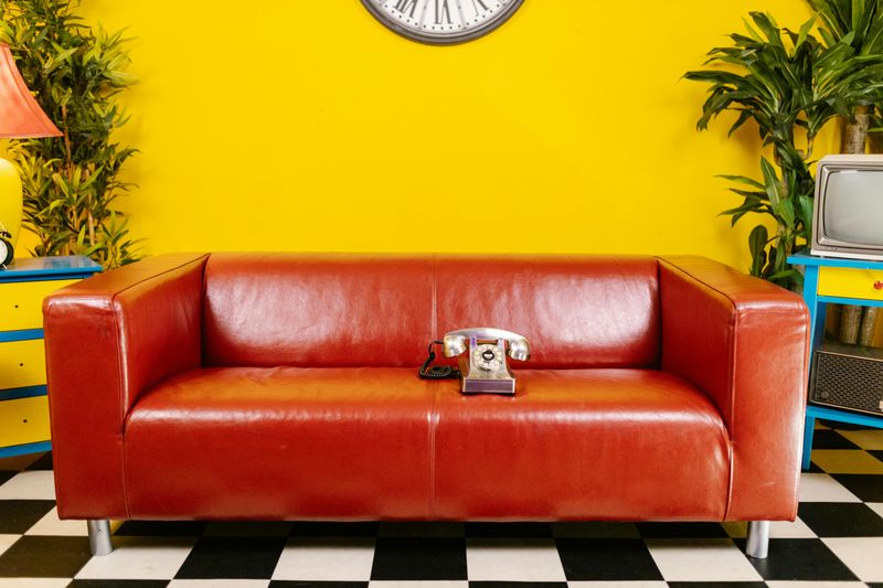 13 Common Thrift Store Finds That Can Be Worth Buying - Decor Hint Mid-Century Furniture