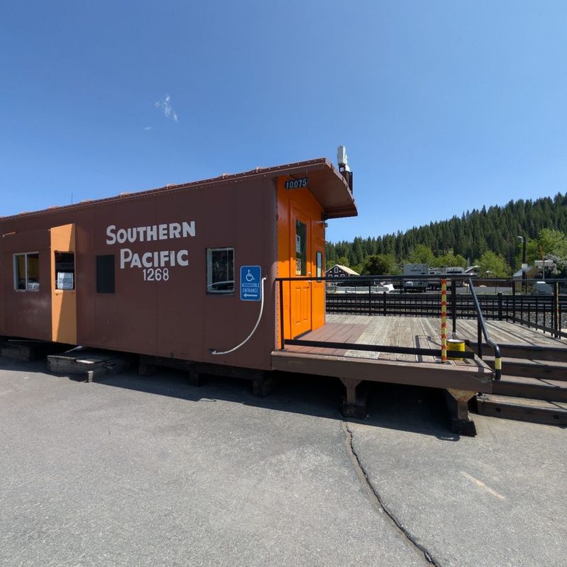 12 California Thrift Stores Packed With Retro Décor Gems - Decor Hint Railway Relics in Truckee