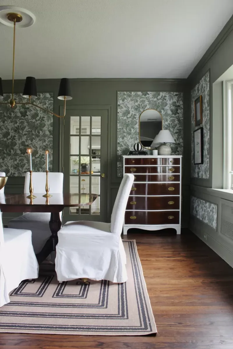 13 Wisconsin Dining Rooms That Could Be Losing Their Style - Decor Hint Faded Paint Colors on Walls