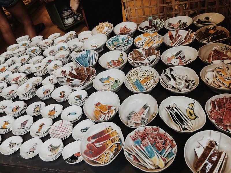 Vintage Glassware And Pottery: Secondhand Sparklers