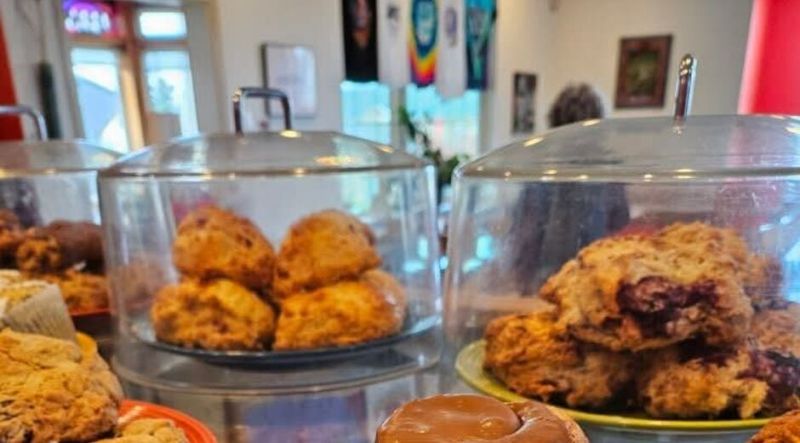 9 Hidden Oregon Brunch Spots Worth The Discovery - Decor Hint The Grateful Bread Bakery & Restaurant – Pacific City