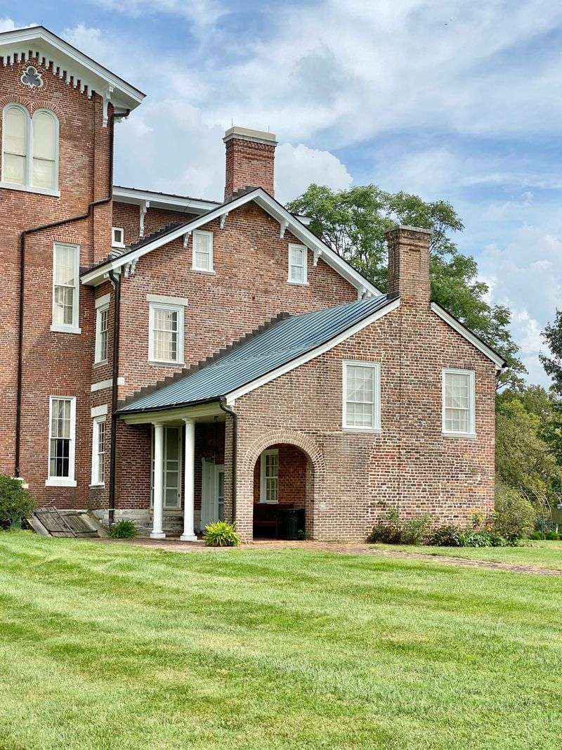 10 Kentucky Stone Chimneys That Stand The Test Of Time - Decor Hint White Hall's Hidden Flues