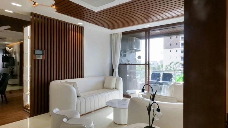 Minimal Clutter And Thoughtful Decor