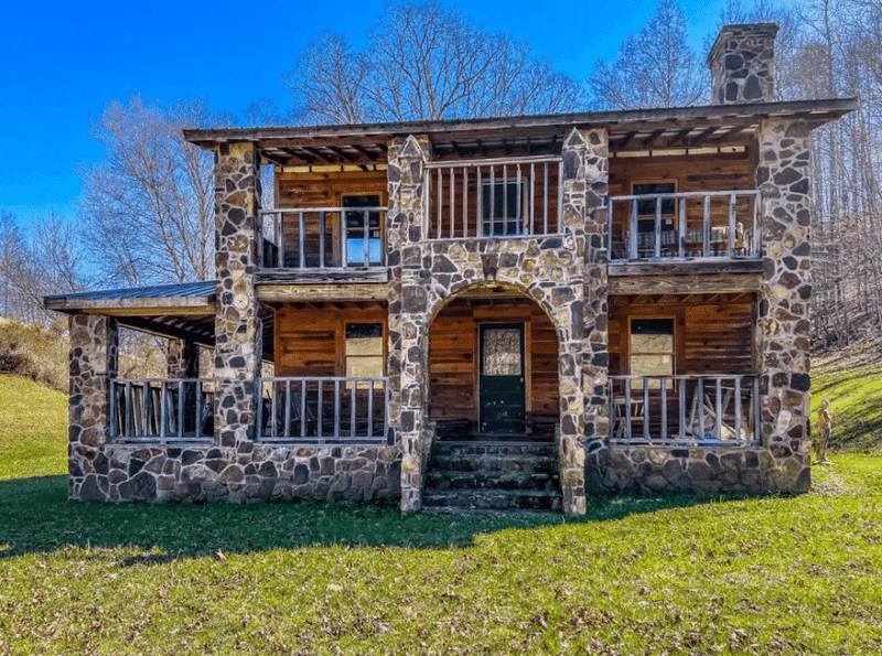 9 Reasons Why Kentucky’s Stone Farmhouses Are Full Of Old Soul - Decor Hint Sturdy Survivors Of Time